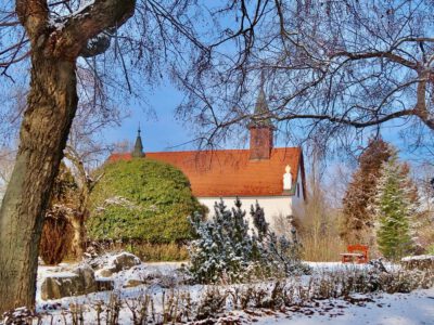Havas fotókon a kecskeméti Mária-kápolna és a kálvária