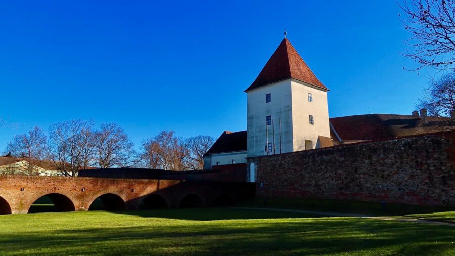 Nádasdy-vár: Sárvár kiemelkedő látványossága, a Nemzeti Örökség része