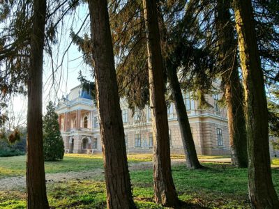 A lengyeli Apponyi-kastély és 22 hektáros parkja