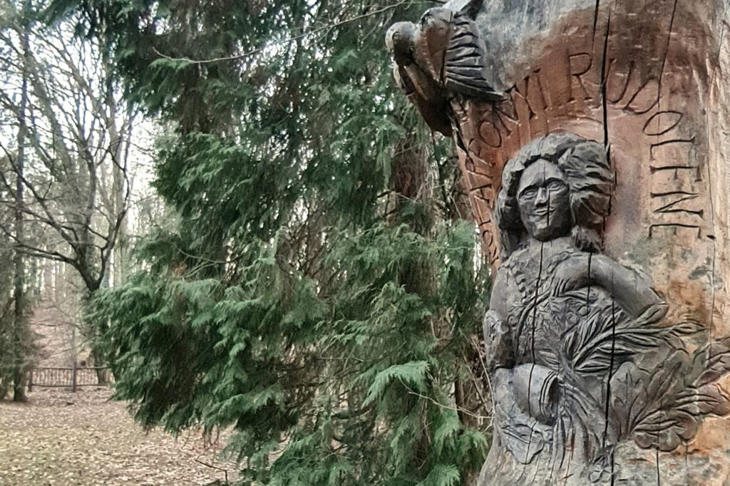 Lengyel-Annafürdő, az erdei völgy mesés parkerdeje Tolnában