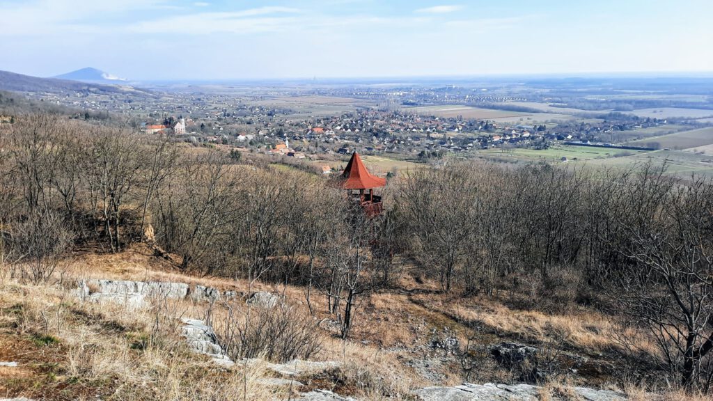 Csodabogyó tanösvény a máriagyűdi templomtól a Tenkes-hegy tetejére