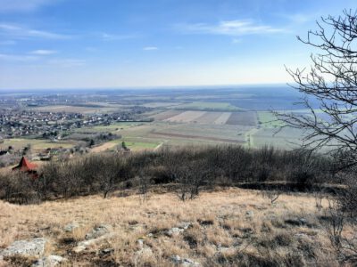 Csodabogyó tanösvény a máriagyűdi templomtól a Tenkes-hegy tetejére