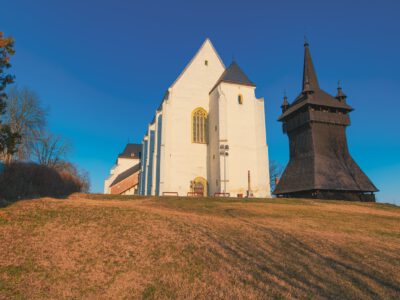 A híres nyírbátori fa harangtorony és monumentális harangja