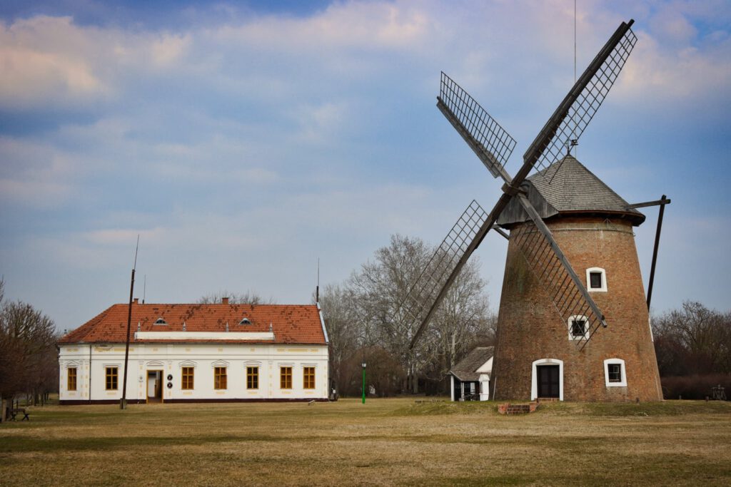 Ópusztaszeri Nemzeti Emlékpark: történelmi emlékutazás 55 hektáron