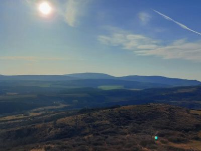 Hegyes-kő: a Tokod feletti sziklaszirt, ahonnan elképesztő a panoráma