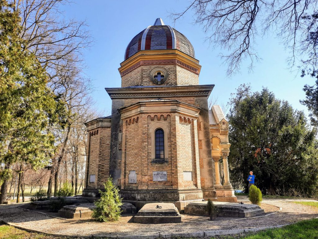 Sztankovánszky-mauzóleum – Kajdacs eklektikus stílusú műemléke