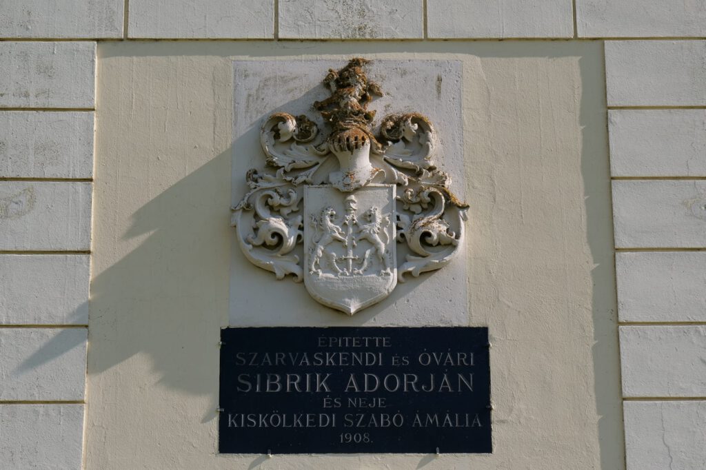 A repceföld közepén magányosan álló Sibrik-kápolna