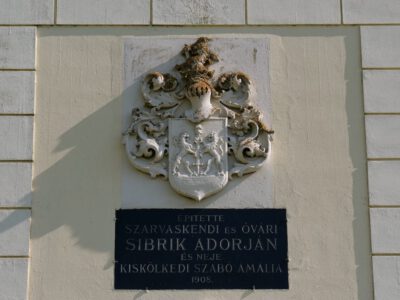 A repceföld közepén magányosan álló Sibrik-kápolna