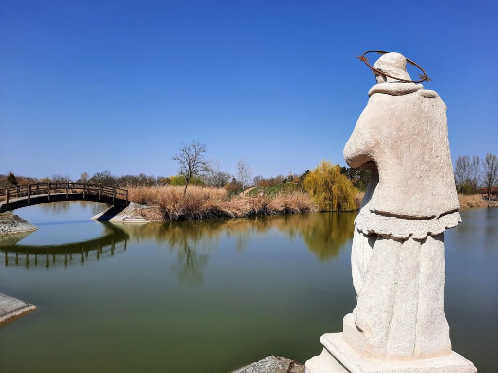 Soponyai-tó: a védett angolpark egyik ékessége