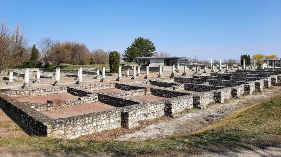 Gorsium Régészeti Park: kirándulás a rómaiak nyüzsgő városának romjai között