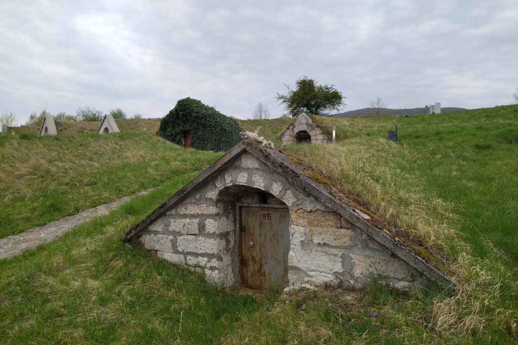 A Tokaji borvidék hercegkúti pincesorainak varázslatos világa