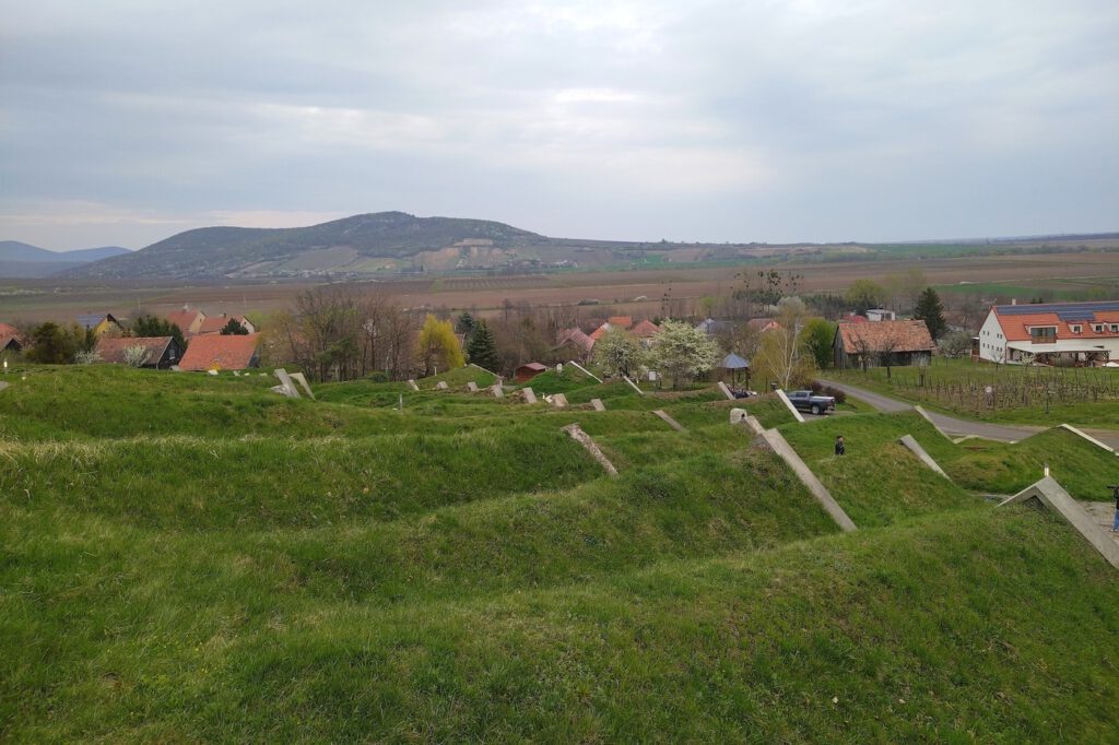 A Tokaji borvidék hercegkúti pincesorainak varázslatos világa
