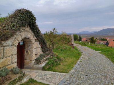 A Tokaji borvidék hercegkúti pincesorainak varázslatos világa