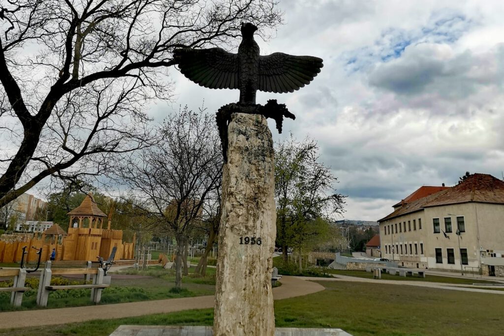 A várpalotai Thury-vár, az egyik legépebben fennmaradt középkori erődítményünk