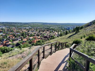 Budaörsi-kopárok, a Budai-hegység kedvelt kiránduló- és vallási emlékhelyei