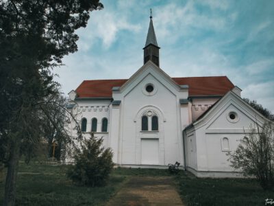 Szapáry-kápolna, mely végső nyughelye hazánk egykori miniszterelnökének