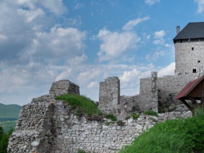 A rabul ejtő Regéci-vár, a Zemplén egyik ékessége