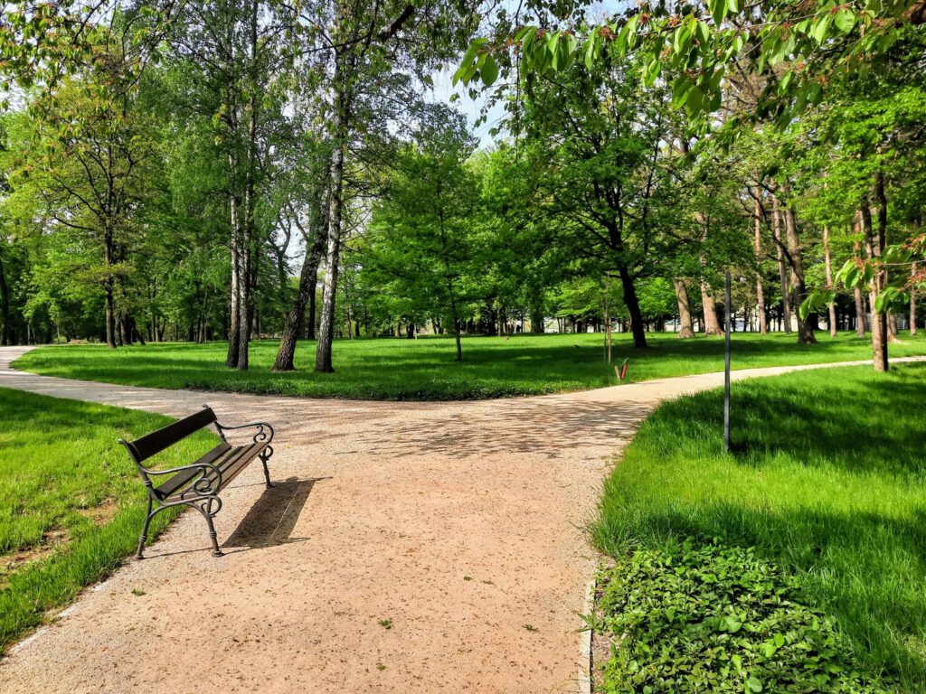 Kirándulás a Kazinczy Emlékparkban, a nyelvújító egykori gyümölcsös kertjében