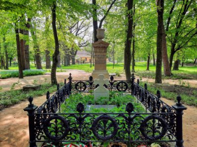 Kirándulás a Kazinczy Emlékparkban, a nyelvújító egykori gyümölcsös kertjében
