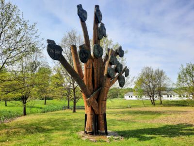 Kirándulás a Kazinczy Emlékparkban, a nyelvújító egykori gyümölcsös kertjében