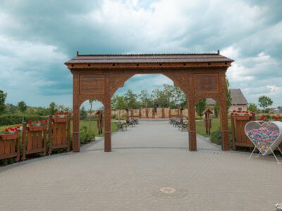 Tiszakanyári Honfoglalás Park – a magyar történelem évszázadai fába faragva