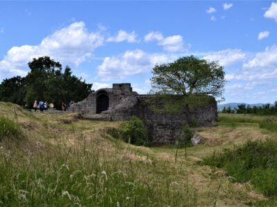 Királyi prépostság romjai Dömösön, ahonnan mennyei a panoráma