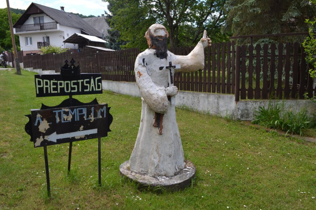 Királyi prépostság romjai Dömösön, ahonnan mennyei a panoráma