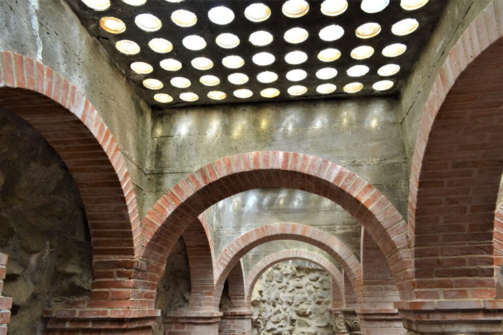 Királyi prépostság romjai Dömösön, ahonnan mennyei a panoráma