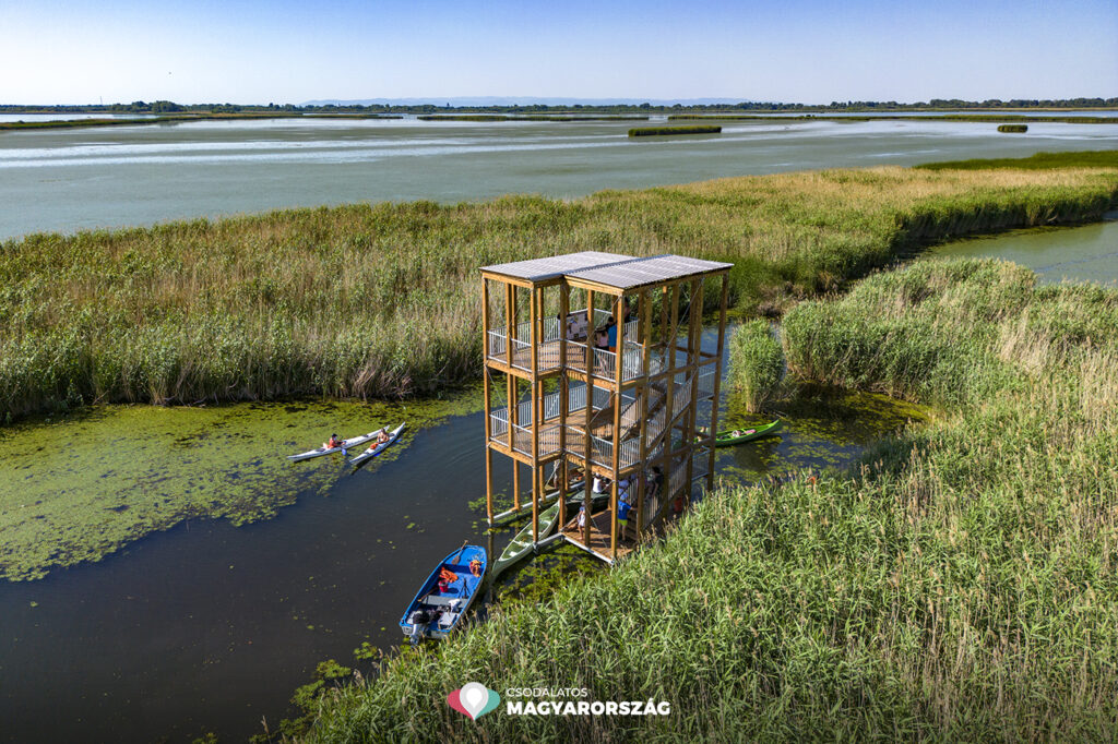Kizárólag vízi úton közelíthető meg a Tisza-tó legújabb kilátója