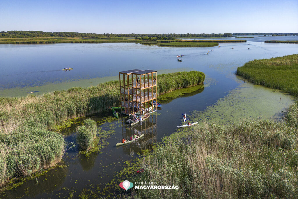 Kizárólag vízi úton közelíthető meg a Tisza-tó legújabb kilátója