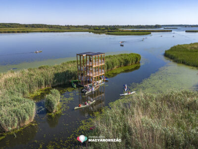 Kizárólag vízi úton közelíthető meg a Tisza-tó legújabb kilátója