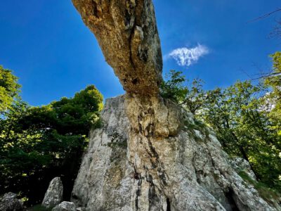 Vaskapu-szikla, a Pilis ámulatba ejtő boltívei