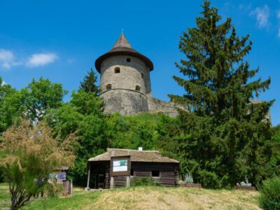 Somoskői vár, a Medves-vidék egyik vulkanikus kúpján álló középkori erősség