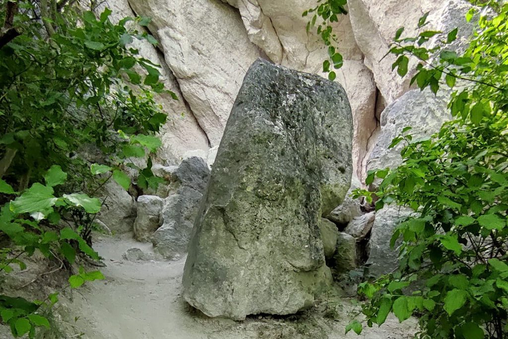 Zelezna-baba-barlang, a vasorrú bába üreg a Zsámbéki-medencében