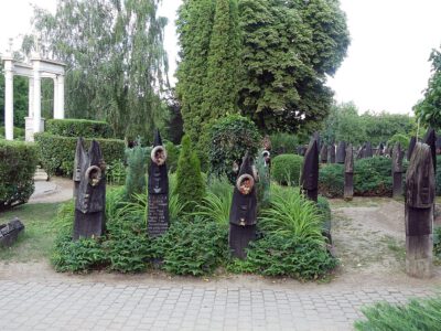 A szatmárcsekei csónakfejfás temető, az Európa-szerte egyedülálló sírkert