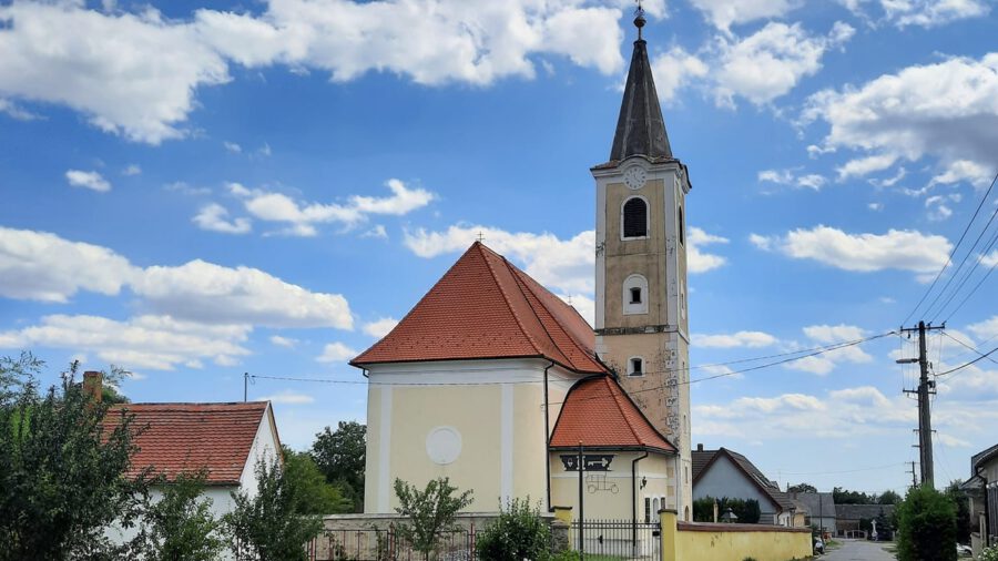 Bozsok, a hagyományait őrző falu az Alpokalja lankáin