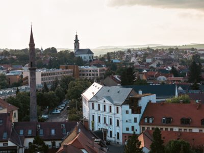 Eger – történelmi város az Eger-patak völgyében