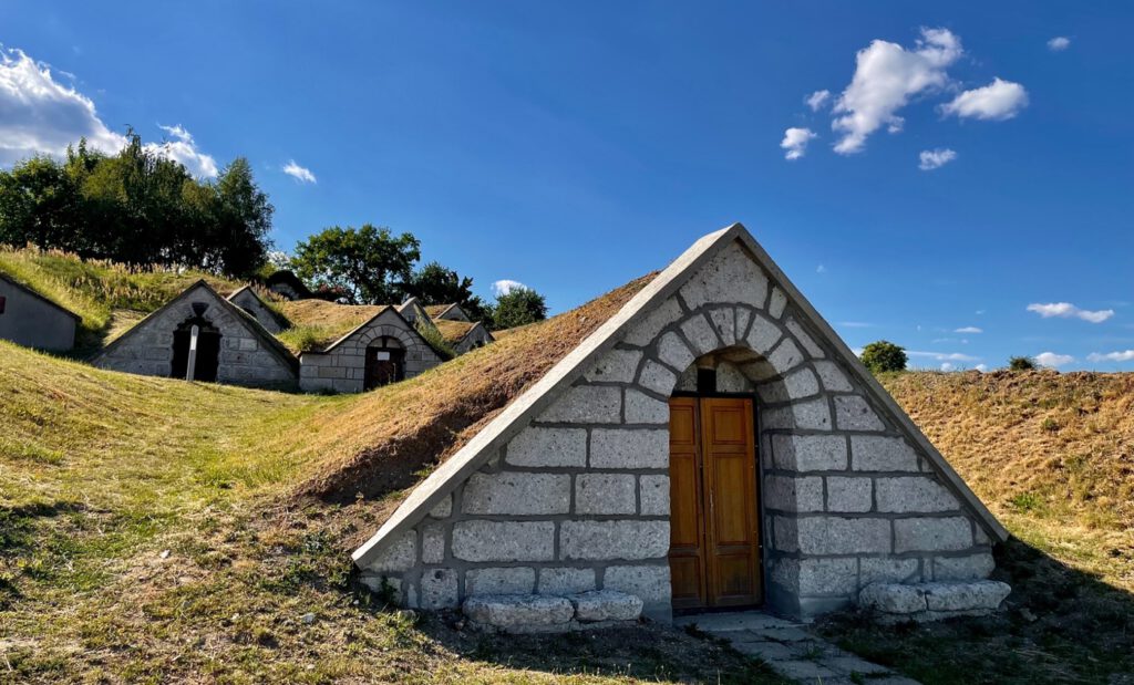 A Világörökséghez tartozó Hercegkúti történelmi pincesorok