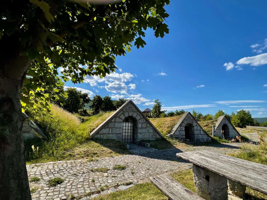 A Világörökséghez tartozó Hercegkúti történelmi pincesorok