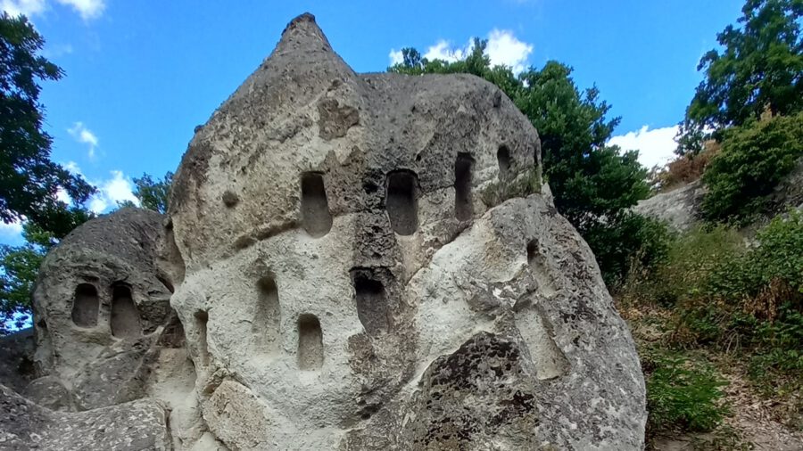 Szomolyai kaptárkövek, a legendákkal övezett, titokzatos sziklaalakzatok