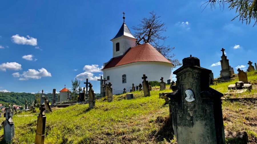 A mecseknádasdi kálvária és a 210 éves Hétfájdalmú Szent Szűz kápolna