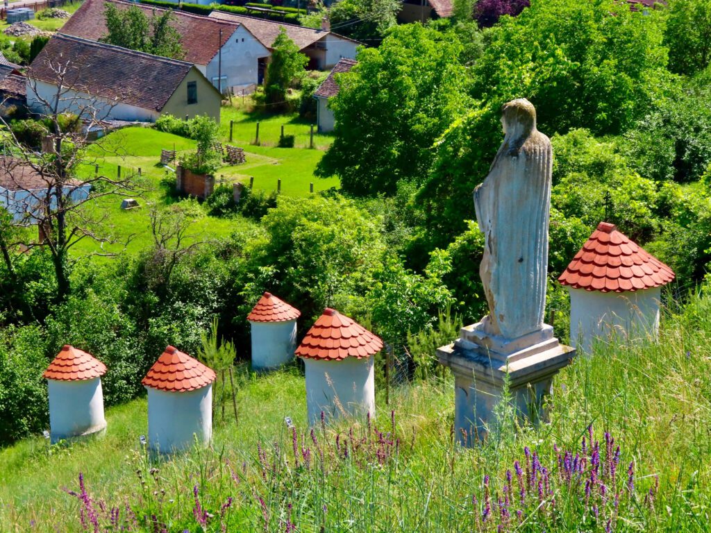 A mecseknádasdi kálvária és a 210 éves Hétfájdalmú Szent Szűz kápolna