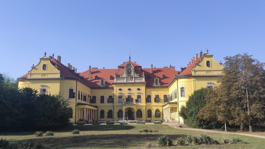 A nagymágocsi Károlyi kastély és 41 hektáros parkja