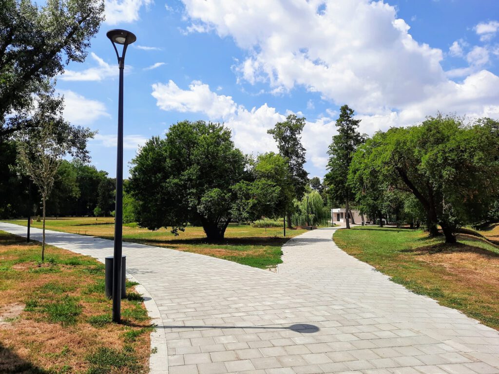 Megszépült és új attrakcióval bővült a szigetvári Zrínyi-vár parkja