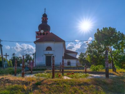 A tolcsvai Kisboldogasszony-templom, ahol a Szent Koronát is őrizték