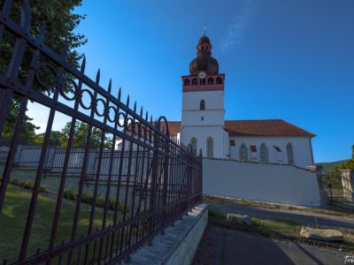 A tolcsvai Kisboldogasszony-templom, ahol a Szent Koronát is őrizték