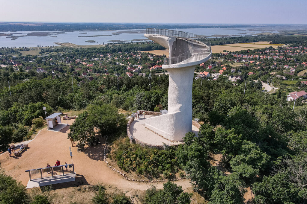 Bence-hegyi kilátó, Velence