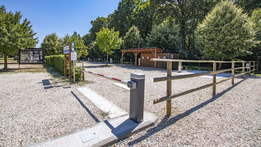 Évről évre népszerűbb Dobronak öt éve épült lakóautó parkolója