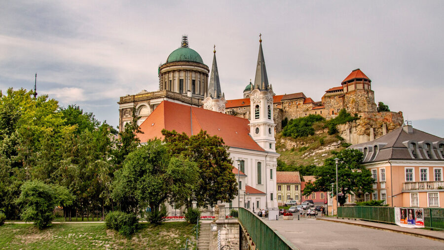 Loyolai Szent Ignác plébániatemplom Esztergom