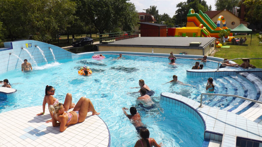 Akácliget Gyógy- és Strandfürdő - Karcag